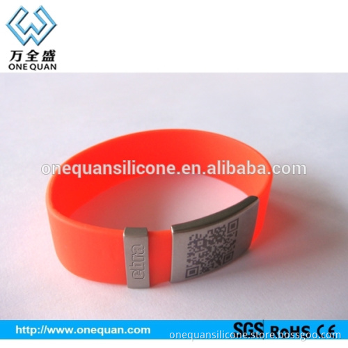 Customized silicone bracelets with metal tag with QR code
